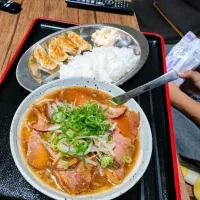 Snapdishの料理写真:チャーシュー麺ライス餃子セット|ariyo4200さん