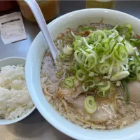 Snapdishの料理写真:ラーメン🍜