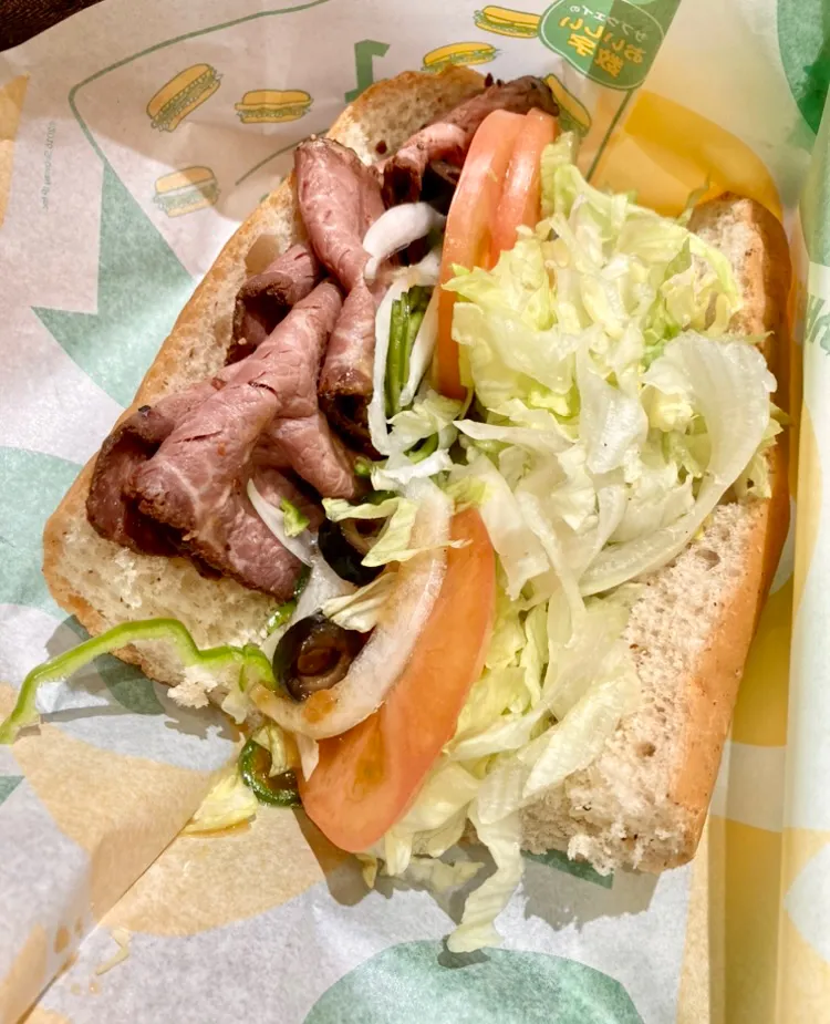 ローストビーフサンド🥩🥗🥪|あめふくらさん