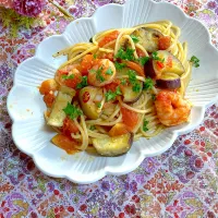 Snapdishの料理写真:エビとなすのトマトパスタ🍅|ringonamaさん