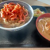 Snapdishの料理写真:牛丼アタマの大盛、豚汁・お新香セット|buhizouさん