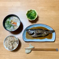 Snapdishの料理写真:炊き込みご飯・豚汁・めばるの煮付け|ちゃみこさん