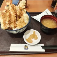 Snapdishの料理写真:ランチはごちそう天丼|アクちゃんさん