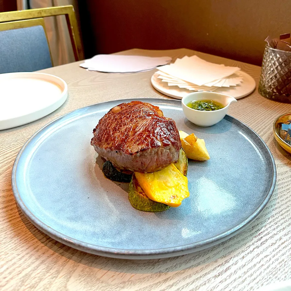 Grilled Argentina premium 21 days aged sirloin steak|skyblueさん