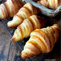 Snapdishの料理写真:とんちんさんの料理 クロワッサン 🥐~マヨルカ島の塩|とんちんさん