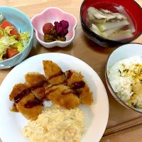 Snapdishの料理写真:カキフライ定食🍚お米は青天の霹靂☺️|かおちゃんさん