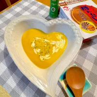 Snapdishの料理写真:クラムチャウダーみたいなバターナッツかぼちゃスープ🥣| さらっと🍀さん