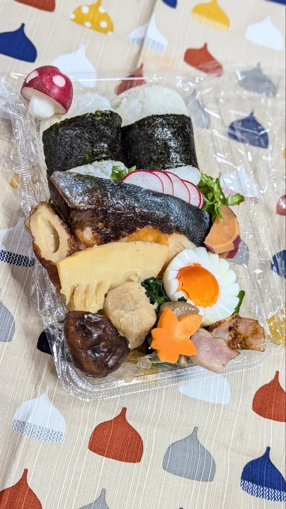 スタッフ弁当　鰤の塩麹焼き弁当|f.1125beさん