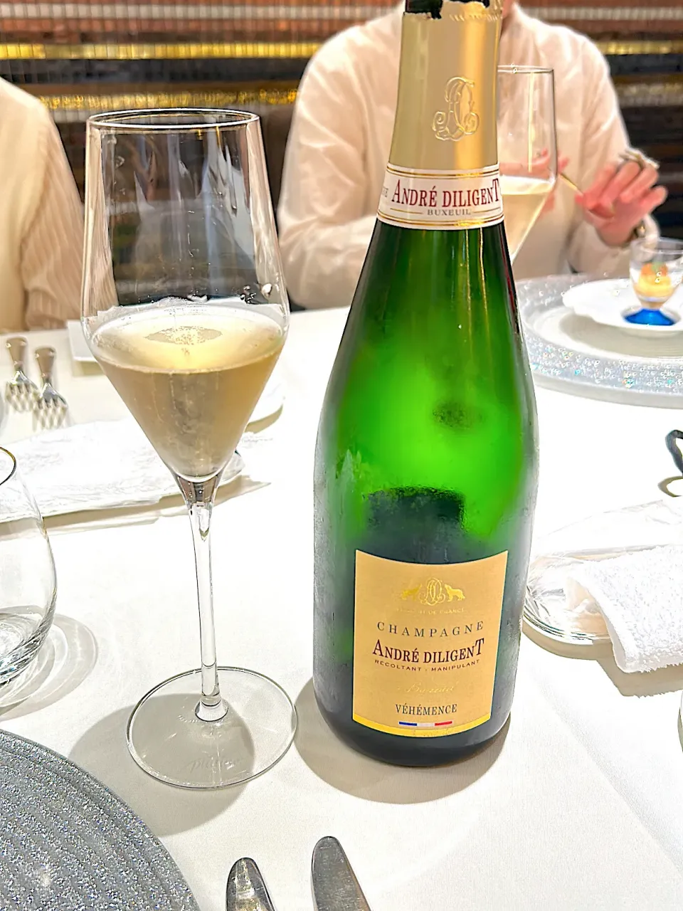 シャンパン🍾🥂、うまい、キメの細かな泡❣️|Yoshihiro  Hamasakiさん