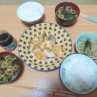 白身魚のきざみにんにく焼き、もやしと小松菜のナムル|るかぱぱさん