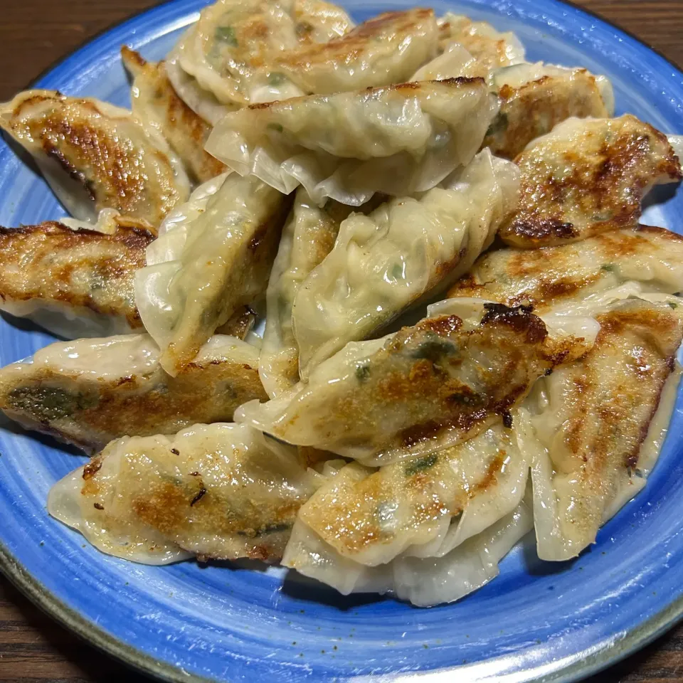 Snapdishの料理写真:手作り餃子^_^本番^_^焼きで|きよっさんさん