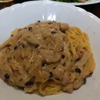 シメジのブラウンクリームパスタ|くぼんぼんさん