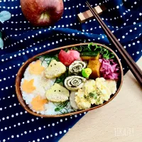 Snapdishの料理写真:栗に憧れる　いもくりぞうといもくりこ弁当