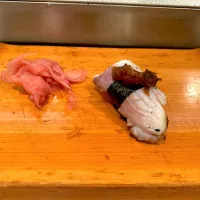 Snapdishの料理写真:土佐1のお寿司屋さん🍣③石鯛の炙り| Harukoさん