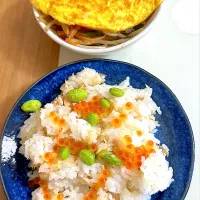 Snapdishの料理写真:鮭といくらの混ぜご飯|besさん