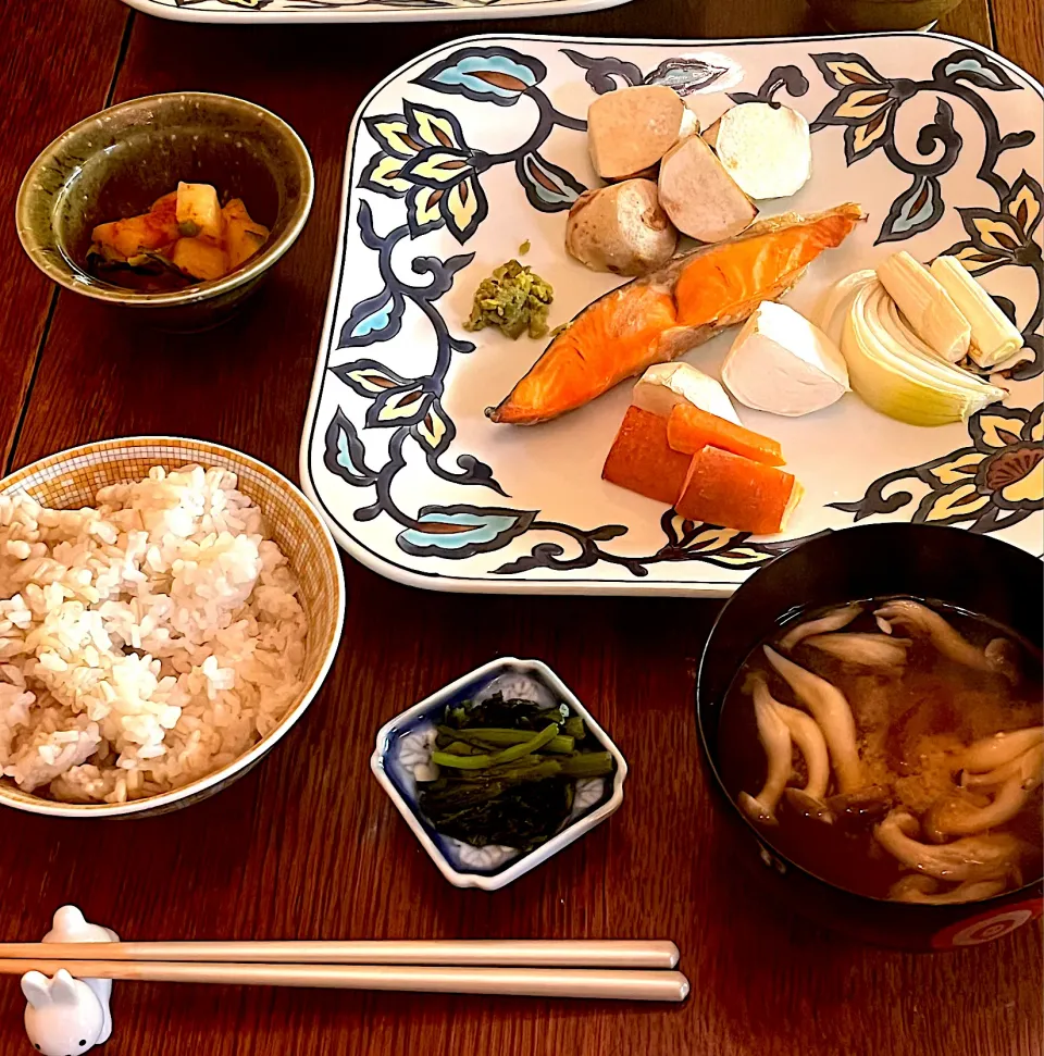 晩ごはん♯鮭と野菜のグリル♯自家製すだち胡椒|小松菜さん