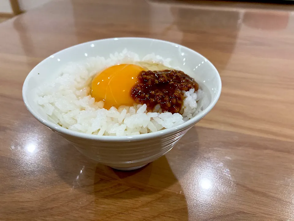 Snapdishの料理写真:卵かけ醤油麹ご飯|みよさん