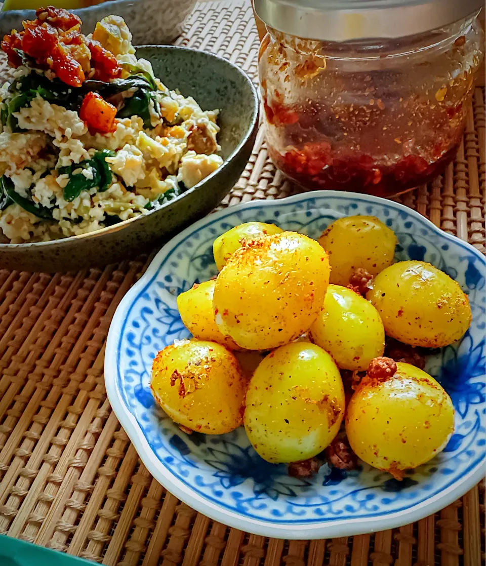 Snapdishの料理写真:🍁焼き銀杏～麻辣ソルト～🍁おかわかめと搾菜の中華風白和え|にゃんぺこさん