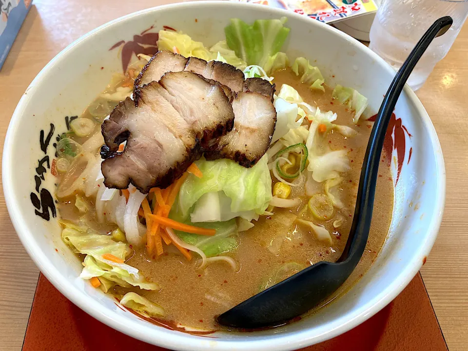 四川ラーメン(辛さ2倍)+たっぷり温野菜|しのぶさん