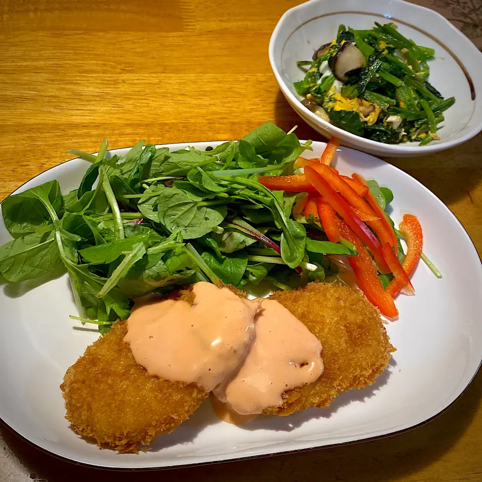 オーロラソースでエビカツと、ほうれん草の卵とじ|もえさん