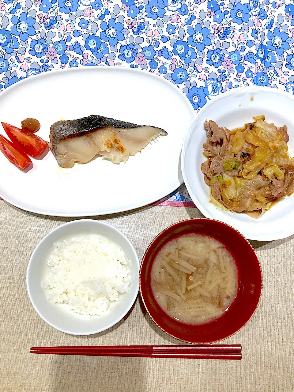 西京焼きと豚肉キャベツ蒸し|おしゃべり献立さん