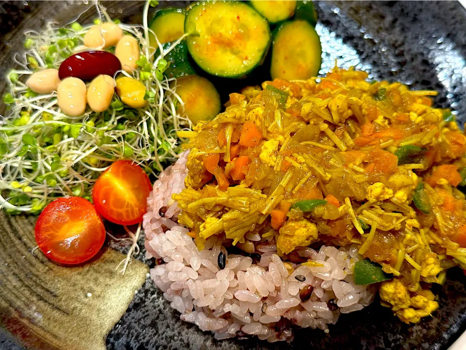 my夜ご飯🥗鶏胸肉のキーマカレー|Amichin🧸💕さん