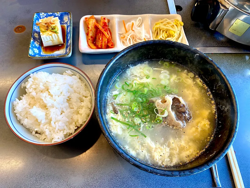 大阪の焼き肉屋のテールスープ定食#ランチ#韓国料理|Hi-Niさん