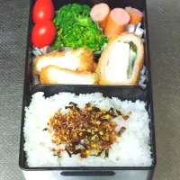 Snapdishの料理写真:はんぺん豚巻きフライ&クリームコロッケ弁当|黒川克博さん