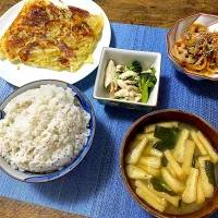 Snapdishの料理写真:ジャガイモチーズ焼き　ササミとブロッコリーの中華和え　レンコンきんぴら　麦ご飯　味噌汁