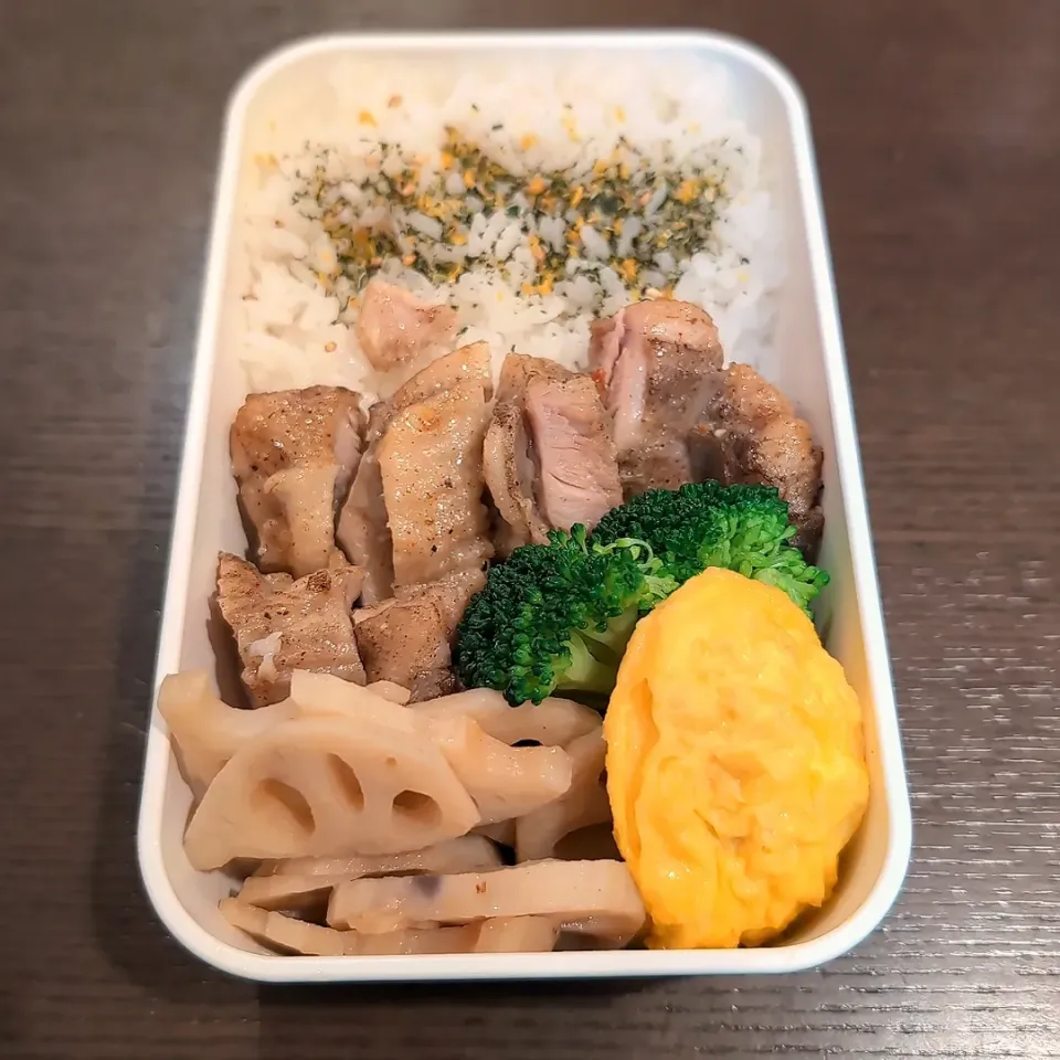 とりもも黒こしょう焼き弁当🍱|Rieさん