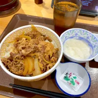 Snapdishの料理写真:わさび山かけ牛丼|T. Wonderさん