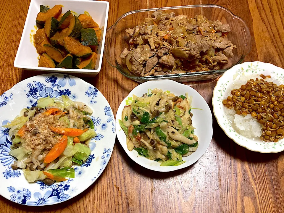 Snapdishの料理写真:豚ヒレ肉と玉ねぎの生姜蒸し焼き。|kerryさん