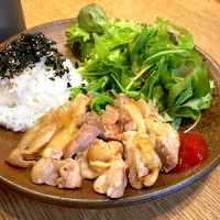 Snapdishの料理写真:鶏もも焼き、サラダ|popoさん