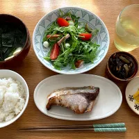 Snapdishの料理写真:＊サラダとお魚ランチ🎶＊|＊抹茶＊さん