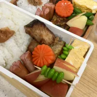 ぶり竜田揚げ弁当➕なめこ味噌汁|たんぽぽさん