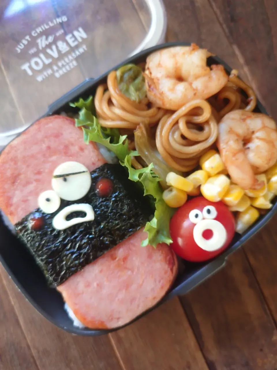 漢の…次女用🍱焼きそばとスパムおにぎり弁当|ᵏᵒᵘさん