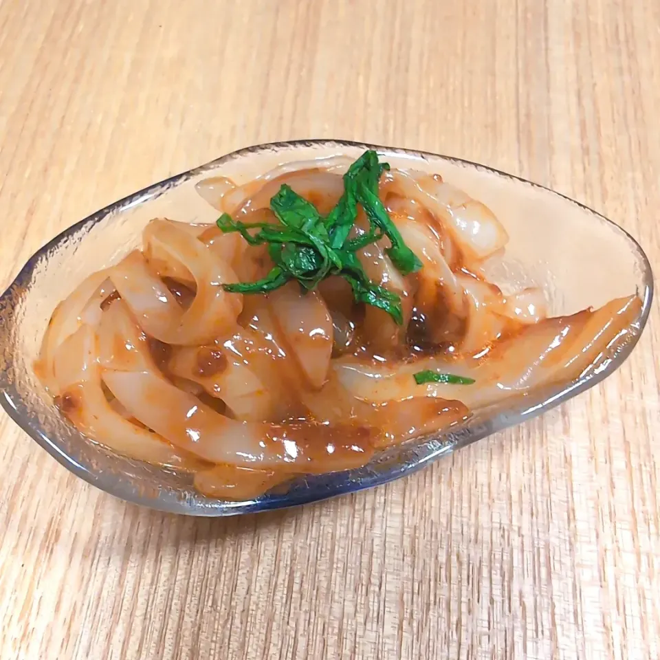 粒味噌でイカの刺身を韓国風にしたやつ🦑|チョコさん