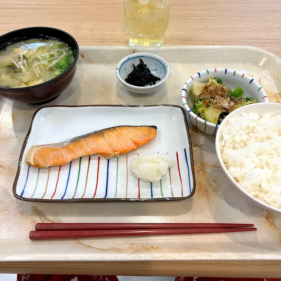 寮の朝ごはん😋|すかラインさん