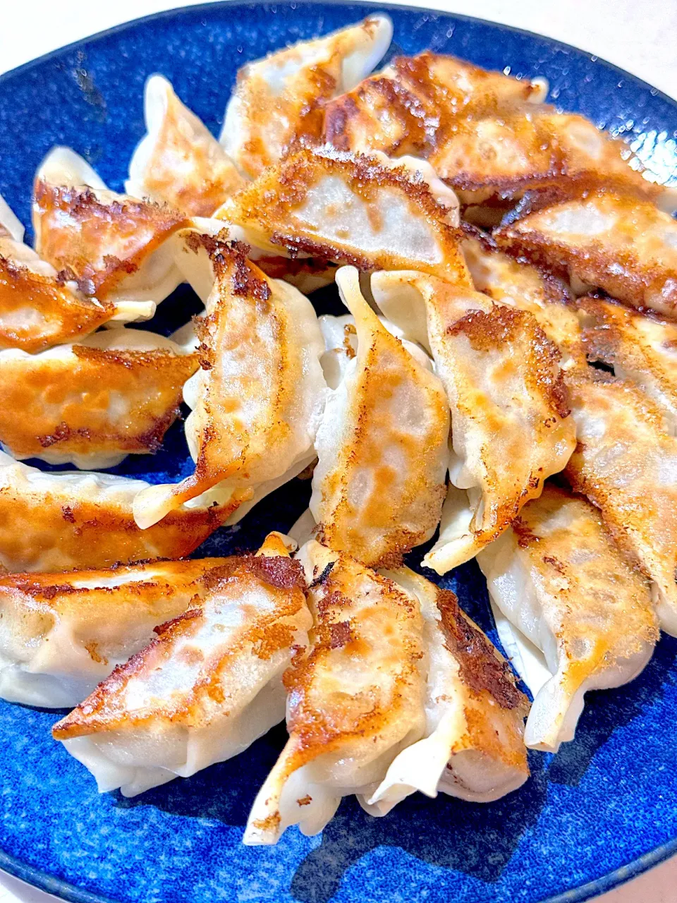 焼き加減サイコー！生姜たっぷり餃子🥟|Megさん