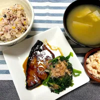 ブリ照り焼き、ほうれん草おひたし、たらもサラダ、湯葉味噌汁|jackybeanさん