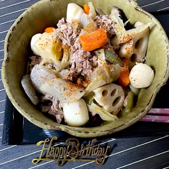 Snapdishの人気料理写真:びせんさんの料理 芋煮🍜
でお誕生日おめでとうございます🎂🎉