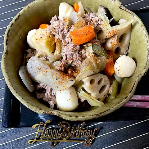 「ほんだし®」を使ってみたSnapdishの料理・レシピ写真:びせんさんの料理 芋煮🍜
でお誕生日おめでとうございます🎂🎉