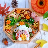 Snapdishの料理写真:🐑羊さんおにぎりのっけ🍁秋鮭と大葉とチーズの混ぜご飯弁当