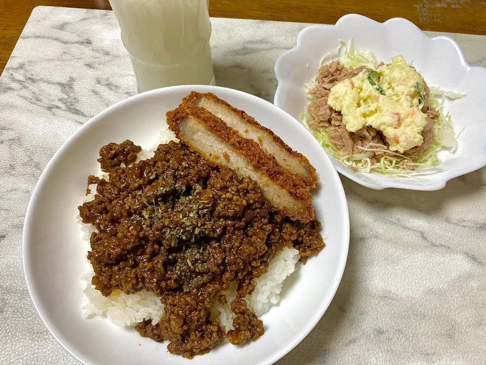 キーマカレー🍛 with とんかつ|Kojiさん