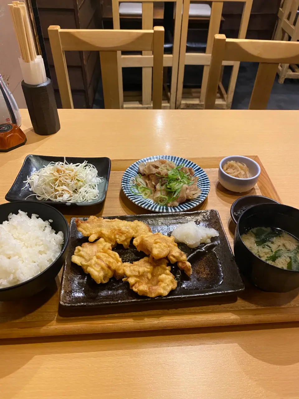 大阪市中央区瓦町　鳥さちの鶏天と豚生姜焼き定食|タカちゃんさん