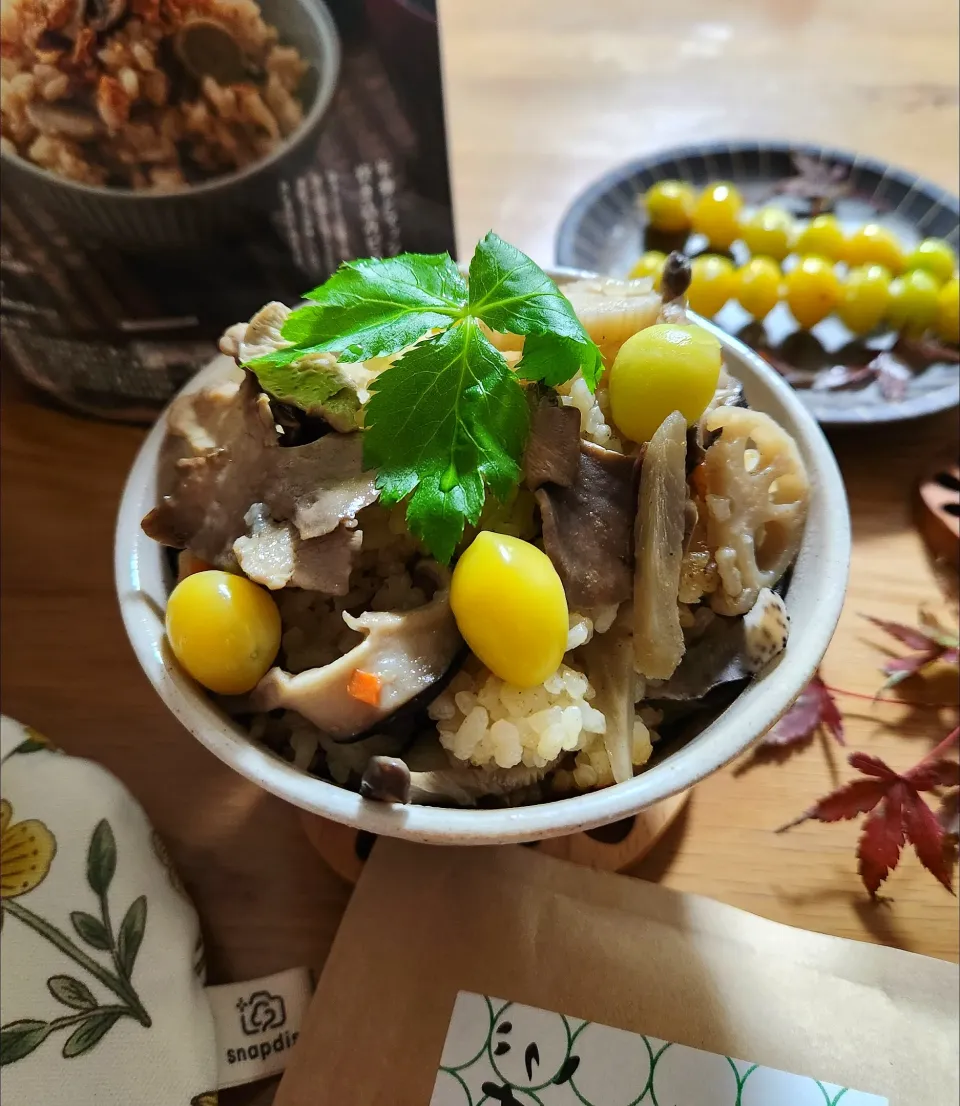 出汁パウダーで秋の炊き込みご飯|ナオミさん