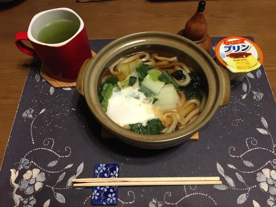 鍋焼きうどん、スタミナ豚肉焼き、カレイの煮付け、熱い日本茶、プリン(朝ご飯)|enarinさん