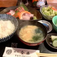 今日のランチは『お刺身定食』🐟😋|アライさんさん