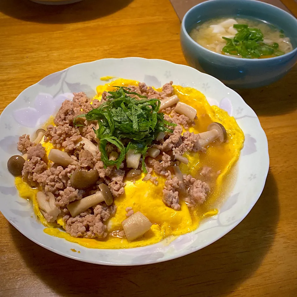 和風きのこあんかけオムライスと、かぼちゃと豆腐の味噌汁|もえさん