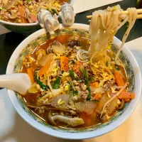 お家で作るカルビ麺
辛さは普通。
今日の麺は、韓国チョル麺を使って。|Takeshi  Nagakiさん